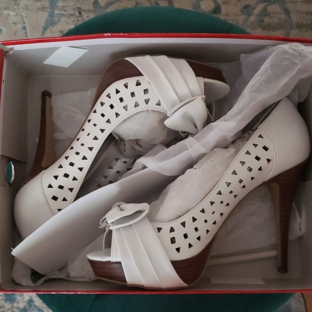 Guess white open toe high heels